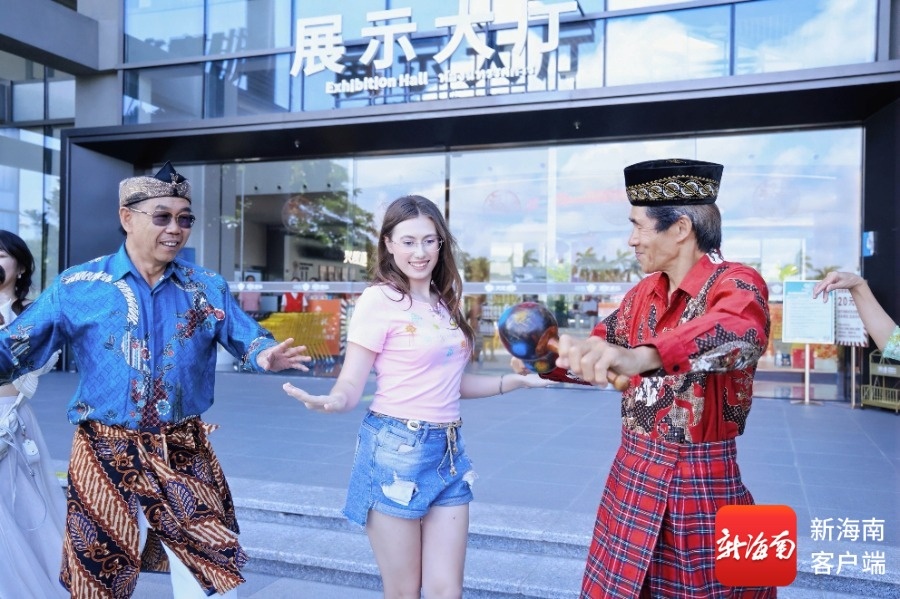 ！兴隆咖啡香与分界洲岛蓝碰撞出啥火花？ky开元棋牌外国博主解锁海南文旅新体验(图5)