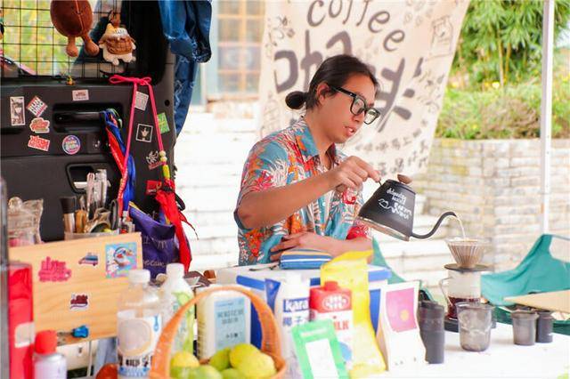 日 豆腐特调咖啡与创意甜品引爆全场开元棋牌“豆豆奇遇”非遗集市开街首(图3)